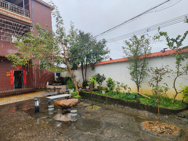 何国辉家庭 (2).jpg