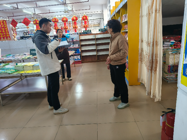 翁源县开展春节前出版物市场“扫黄打非”暨安全生产工作检查1.jpg